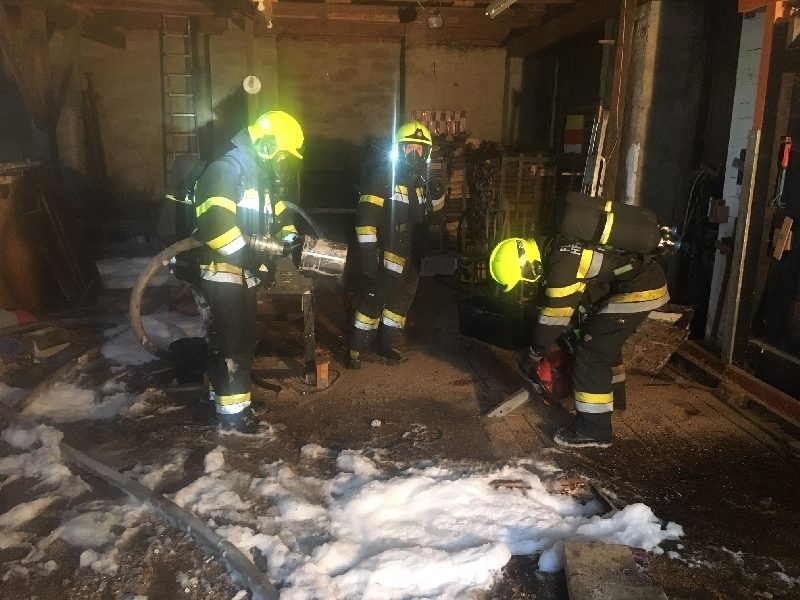 Beginnender Wirtschaftsgebäudebrand (Bild 4)
